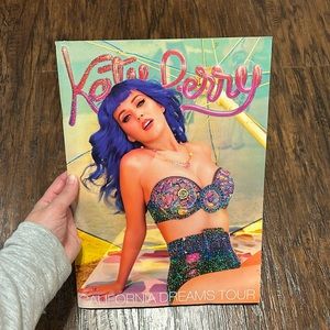The California Dreams Tour Book Program - Katy Perry Rare 2010 - 2011